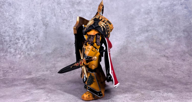 战锤：荷鲁斯之乱 帝国之拳 穿塔尔塔罗斯型终结者盔甲的执政官 配备能量剑和警戒风暴盾