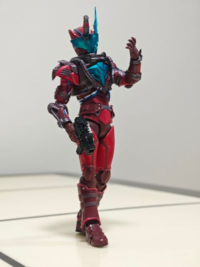 S.H.Figuarts 假面骑士：创骑 血潜