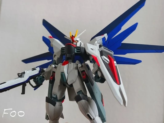 HG 1/144 自由高达
