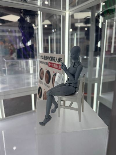 figma 西村式素描人偶 OLIVE 灰色/肉色