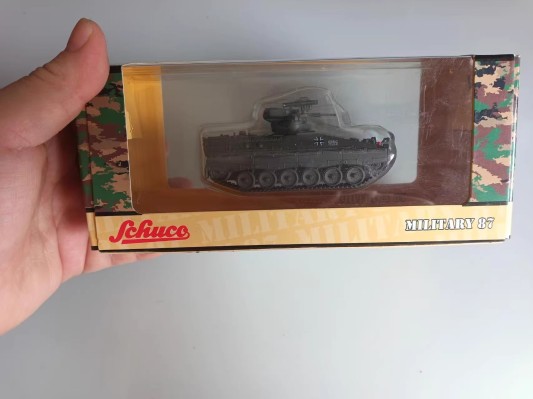 黄鼠狼步兵战车