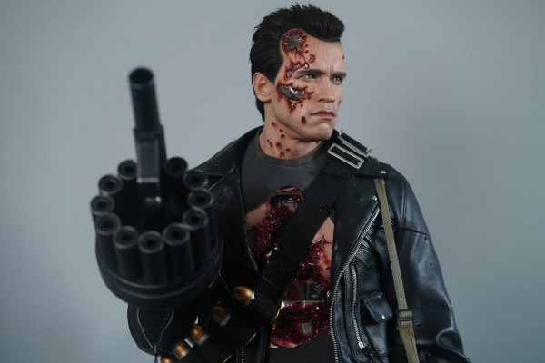 PLMT2-01 终结者2：审判日 T-800 CYBERDYNE 枪战