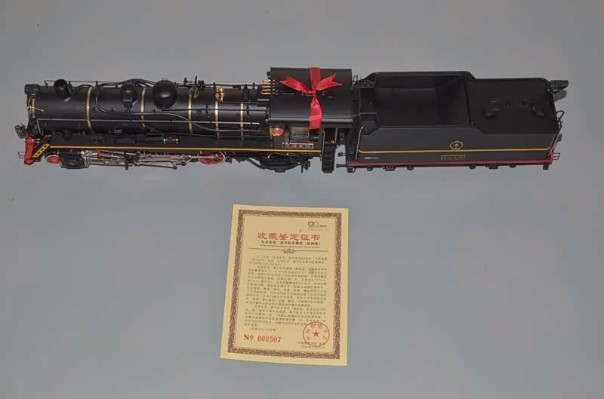 美标O比例 J-3 解放型（满铁Mikai）2-8-2蒸汽机车火车#304“毛泽东号”1949静态