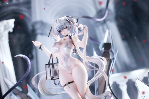 胜利女神：NIKKE 灰姑娘 泳装