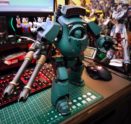 战锤:荷鲁斯叛乱 荷鲁斯之子 装备重力自动炮的蔑视者无畏机甲