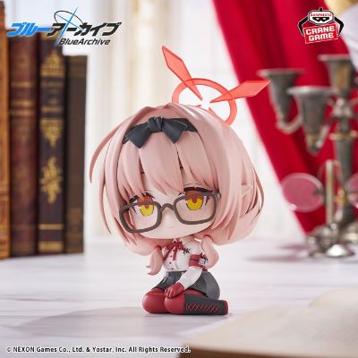 蔚蓝档案 坐姿手办  日奈