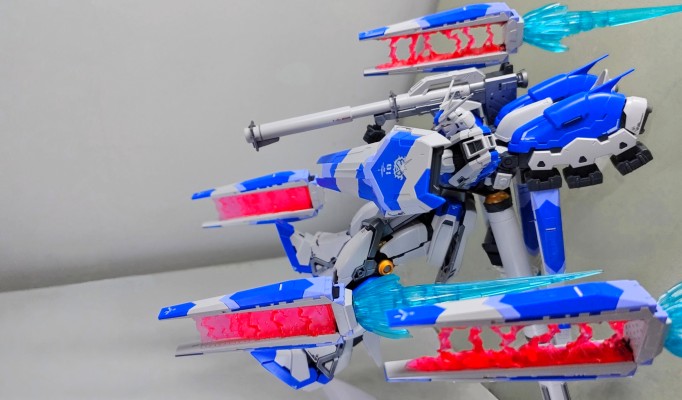 RG  Hi-ν高达专用超级米加火箭炮发射器&浮游炮展示组件