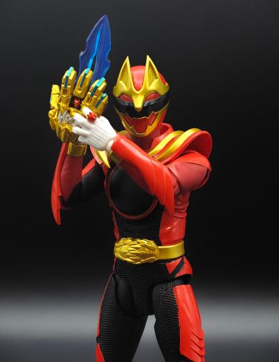 S.H.Figuarts 豪兽狼（首发专属战队指环配套版）