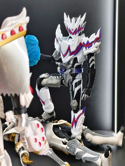 S.H.Figuarts 假面骑士苦涩加布 霹雳软糖形态