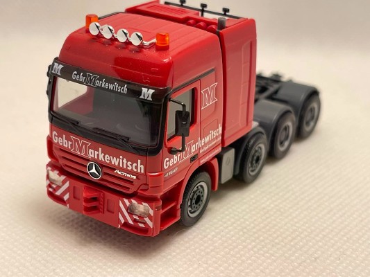 280341 梅赛德斯-奔驰Actros Titan8×4+金牛座机车外壳"Markewitsch"