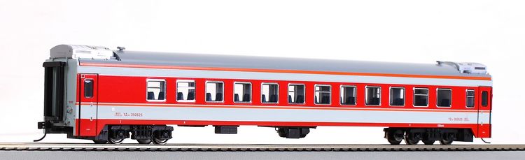 CP011 YZ25G硬座车