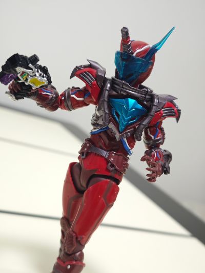 S.H.Figuarts 假面骑士：创骑 血潜