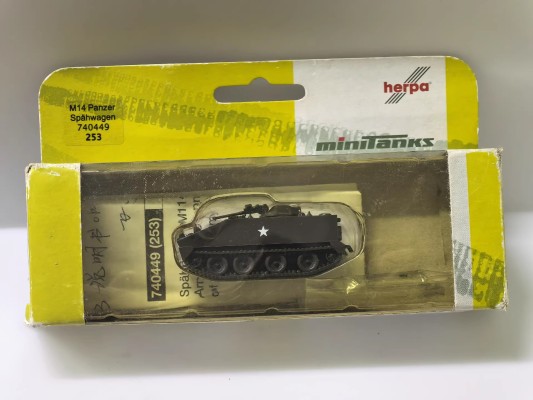 740449 M114侦查装甲车；roco253