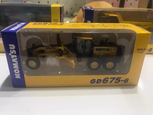小松GD675-6平地机