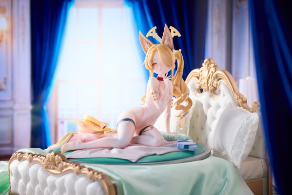 蔚蓝档案 一本好书 百合园圣娅