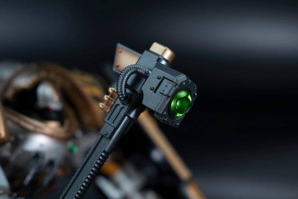 战锤：荷鲁斯之乱 钢铁勇士 铁环多米塔钢铁级自动战斗机器人 配备卡彻锐型战斗盾和重力破碎锤