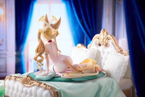 蔚蓝档案 一本好书 百合园圣娅