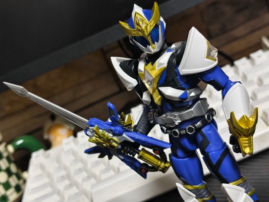 TOYRISE AFR-01 龙剑王