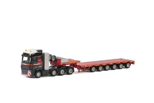 72-2031 梅赛德斯奔驰MP4 BIG SPACE 6x4+沃尔沃FH4 GLOBETROTTER XL 8x4牵引车；Mammoet410103