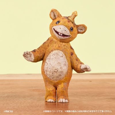 桥本美绪风格的奥特怪兽雕像。03
