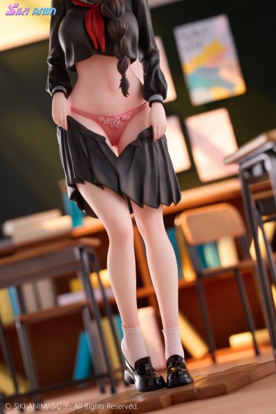 外表朴素但内衣花哨女生