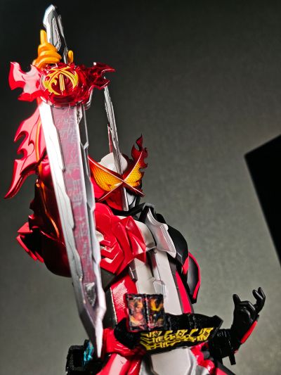 REAL ACTION HEROES 编号788 RAH GENESIS 假面骑士圣刃 勇气之龙