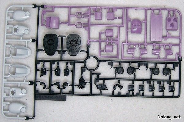 HGUC 1/144 	机动战士高达 MS-05B 扎古I 黑色三联星样式