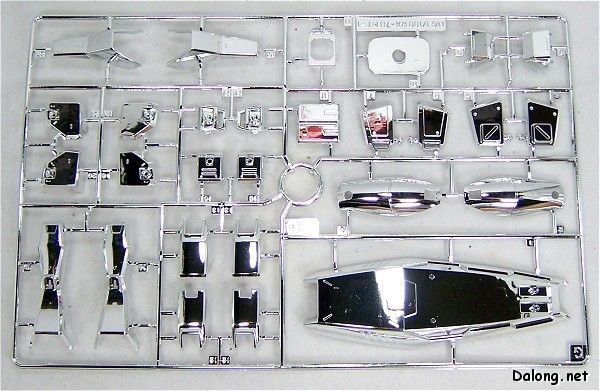 MG	机动战士高达0080 口袋里的战争 	RX-78NT-1 高达NT-1“艾利克斯” Metal Clear ver. 