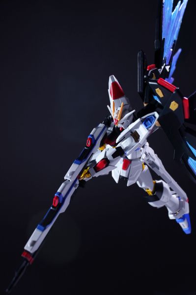 HG 机动战士高达SEED FREEDOM 强袭自由高达二式&光之翼特效组件套装