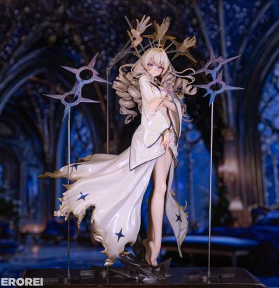 胜利女神：新的希望 皇冠 皇帝的新衣