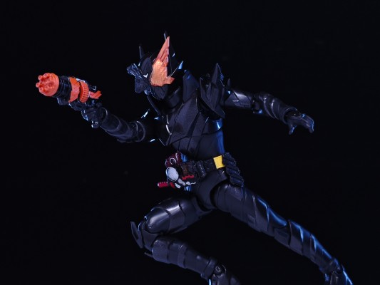 S.H.Figuarts 假面骑士创骑 兔子坦克危险形态 平成世代版