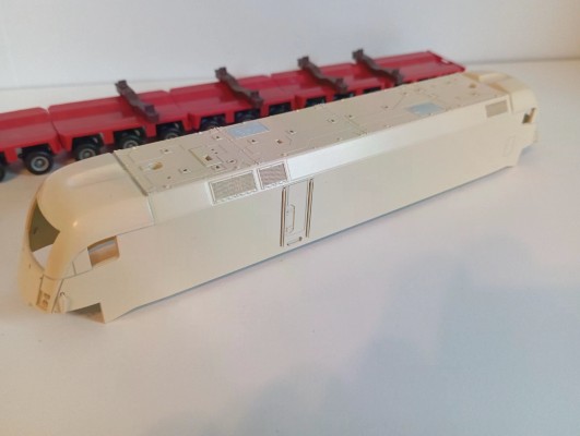 280341 梅赛德斯-奔驰Actros Titan8×4+金牛座机车外壳