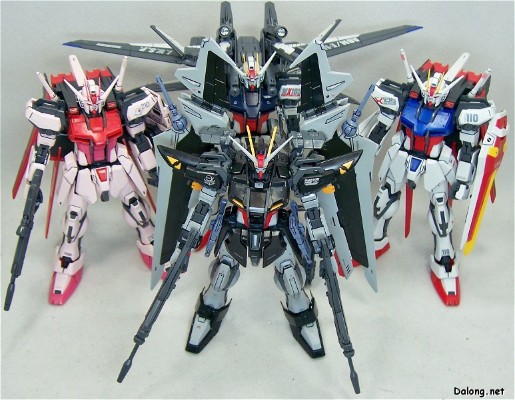 MG 1/100 机动战士高达SEED C.E.73 观星者 GAT-X105E+AQM/E-X09S 漆黑强袭高达