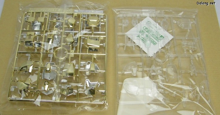 MG #37 机动战士Z高达 MSN-00100百式 30th Anniversary Clear Parts 