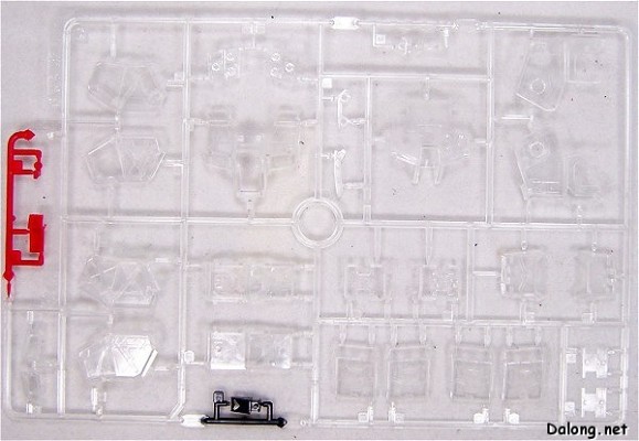 MG	机动战士高达0080 口袋里的战争 	RX-78NT-1 高达NT-1“艾利克斯” Metal Clear ver. 