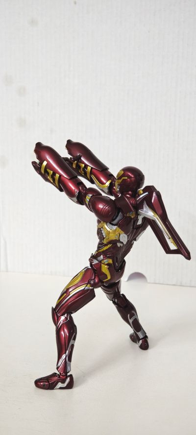 S.H.Figuarts 复仇者联盟4：终局之战 钢铁侠Mark 50＆纳米武器套装