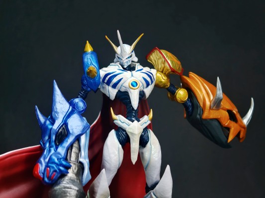 一番赏 「数码兽」系列 -光与暗的冲突-  A奖 奥米加兽-魂豪示像-