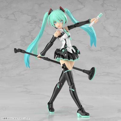 大比例 机音少女 初音未来