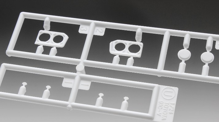 20706 汽车模型  SARD KITZ 丰田 92C-V “1992年勒芒赛”