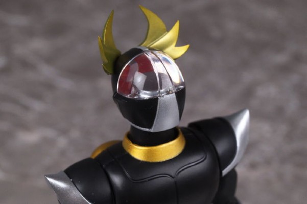 S.H.Figuarts（真骨雕制法） 假面骑士亚极陀 大地形态 25周年纪念版