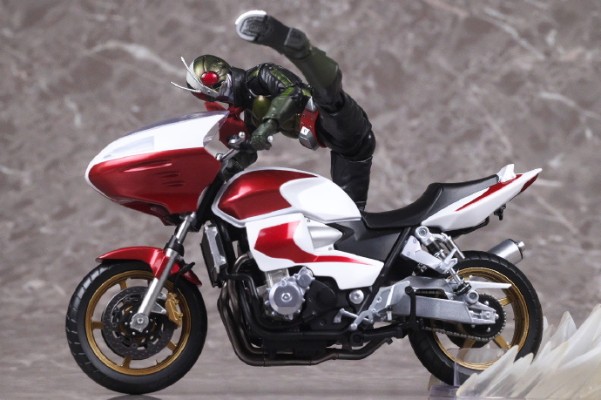 S.H.Figuarts 旋风2号（假面骑士 下一章）