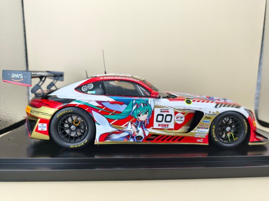 初音未来 GT企划 1/18 GOODSMILE 初音未来 AMG 2025 SPA24H