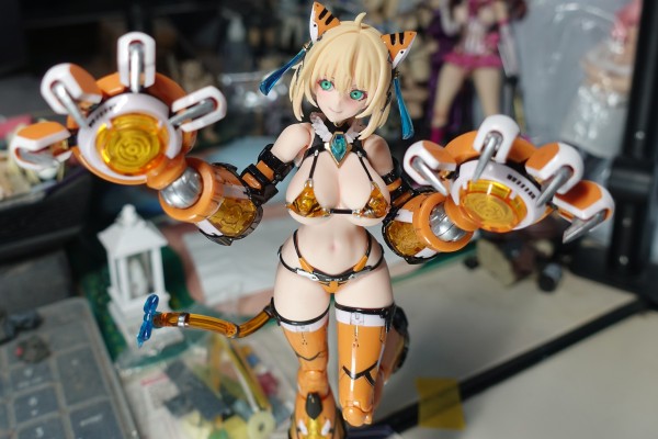 PLAMAX  BP-02 兔女郎服装计划 索菲亚· F· 希琳 老虎装甲