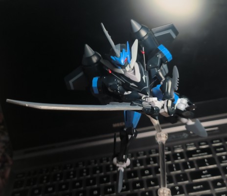 ダン铁球戦机 050 LBX バル・ダイバー