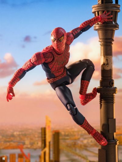 MAFEX 编号241 好邻居蜘蛛侠