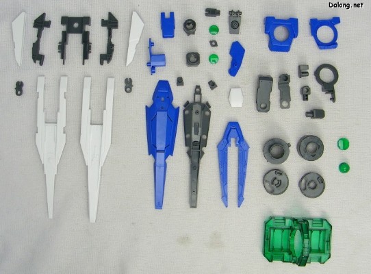 MG 1/100 机动战士高达00 先驱者的觉醒 GNT-0000 00 Qan[T] （00量子型） 