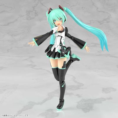 大比例 机音少女 初音未来