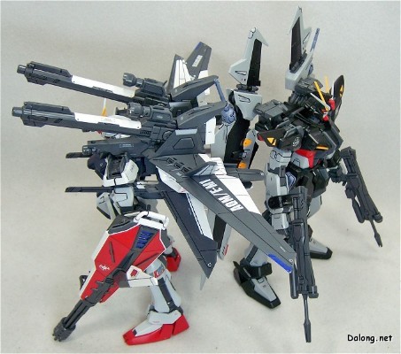 MG 1/100 机动战士高达SEED C.E.73 观星者 GAT-X105E+AQM/E-X09S 漆黑强袭高达