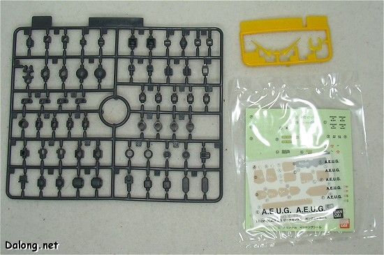 MG 1/100 机动战士Z高达 MSZ-006 Z高达（Coating ver.）