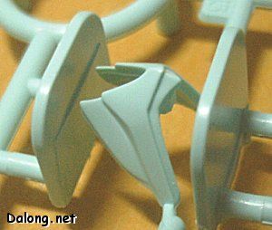 MG 1/100 灵格斯（机动战士高达 逆袭的夏亚版）